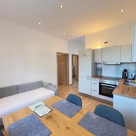 Gaestewohnung, Hauptplatz