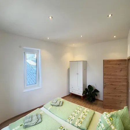 Gaestewohnung, Hauptplatz Apartman Kautzen